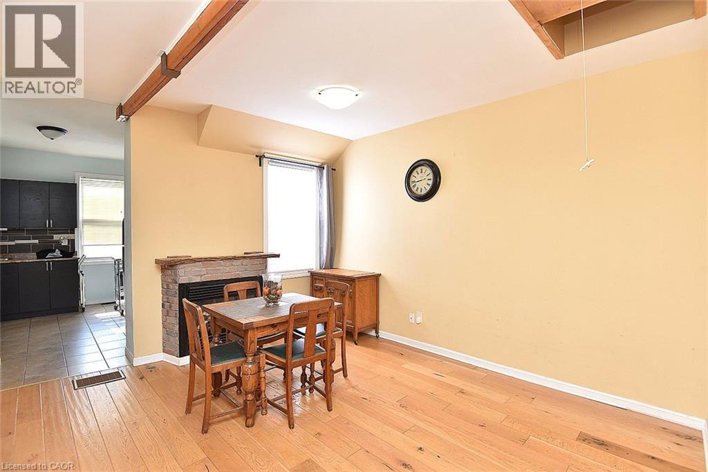 180 Province Street N Property Photo 9