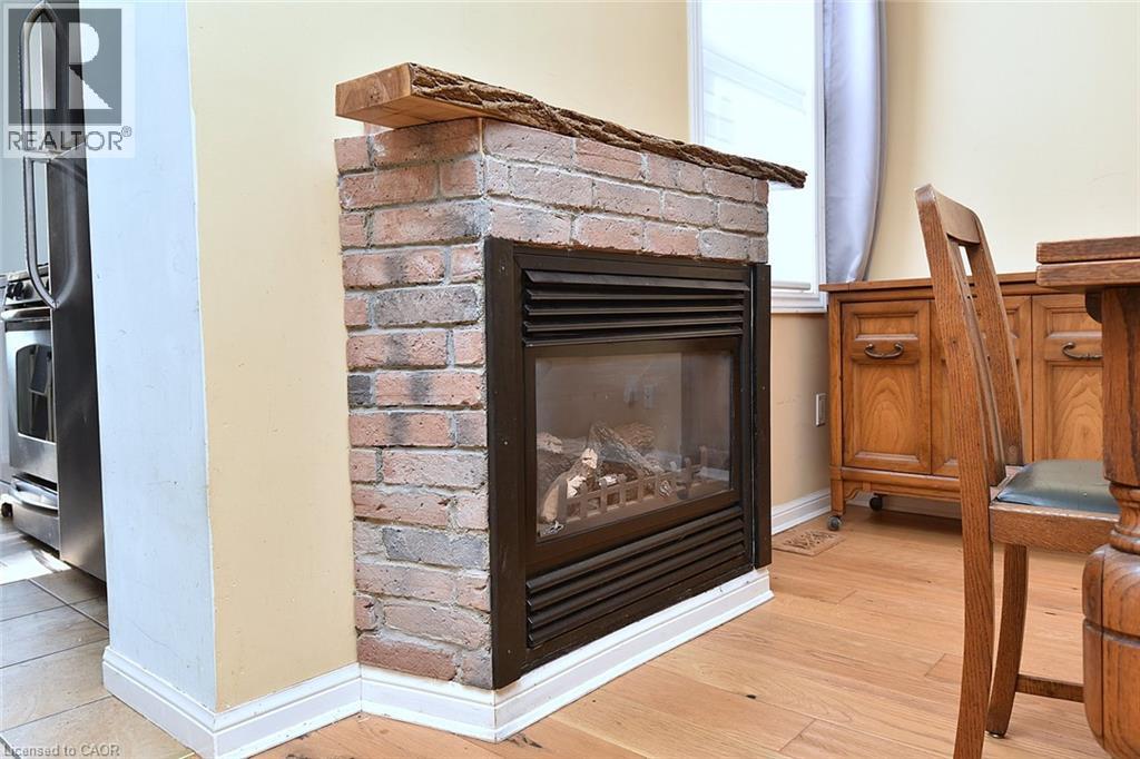 180 Province Street N Property Photo 10