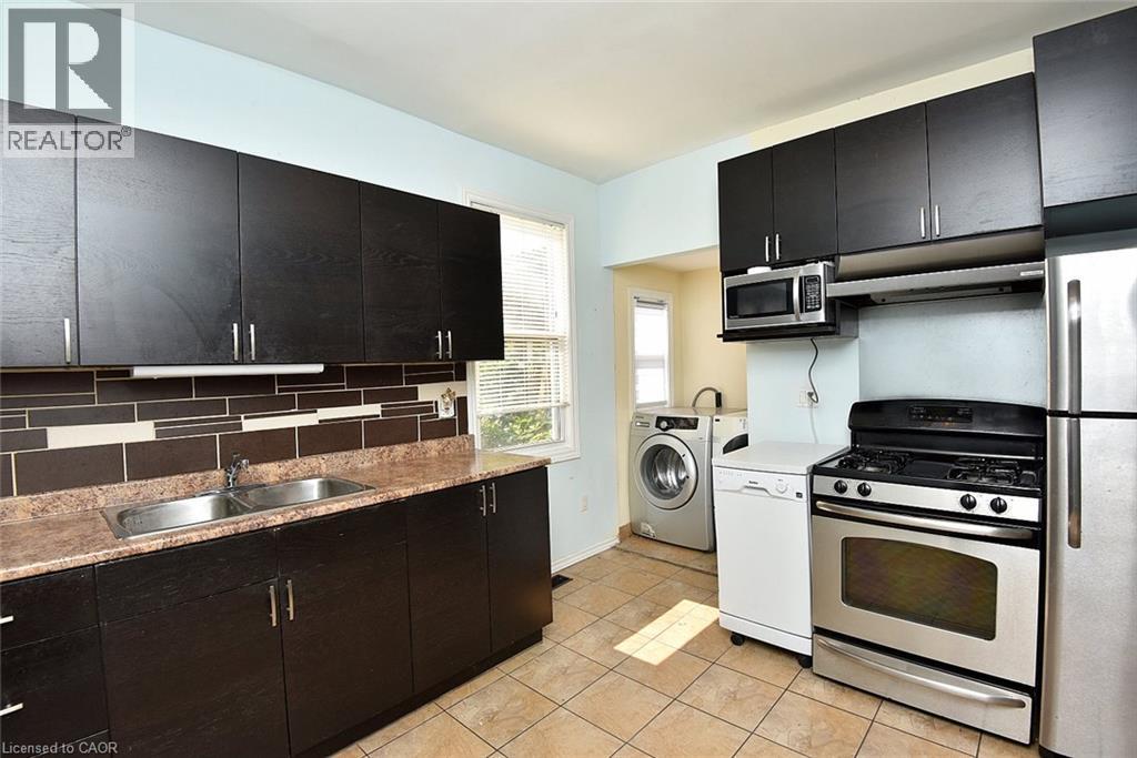 180 Province Street N Property Photo 15