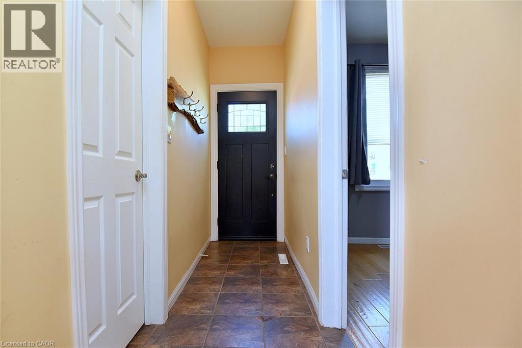 180 Province Street N Property Photo 18