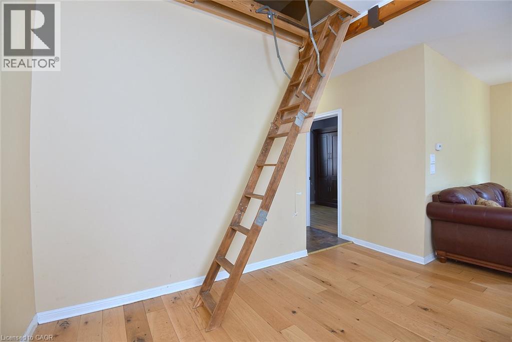 180 Province Street N Property Photo 19