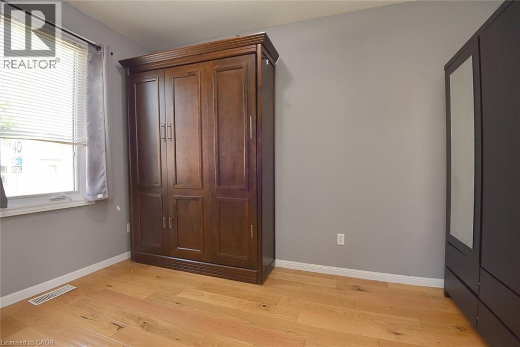 180 Province Street N Property Photo 20