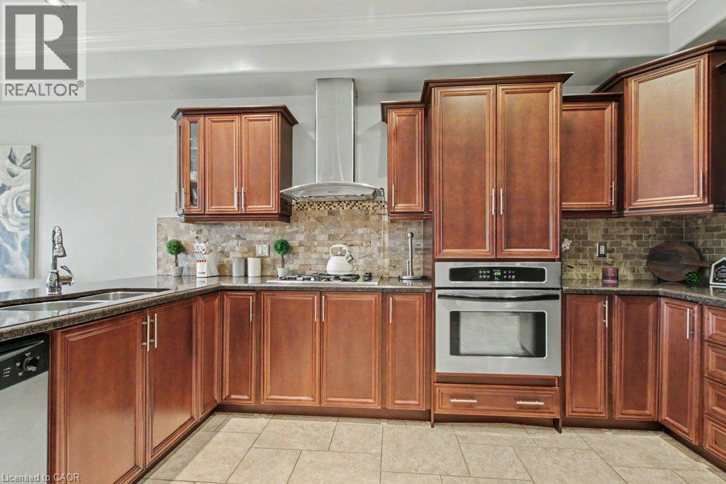 284 Normanhurst Avenue Property Photo 12