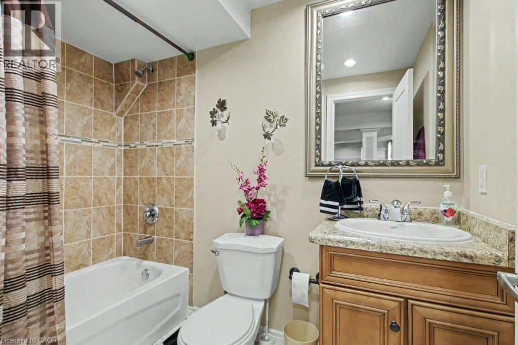 284 Normanhurst Avenue Property Photo 38