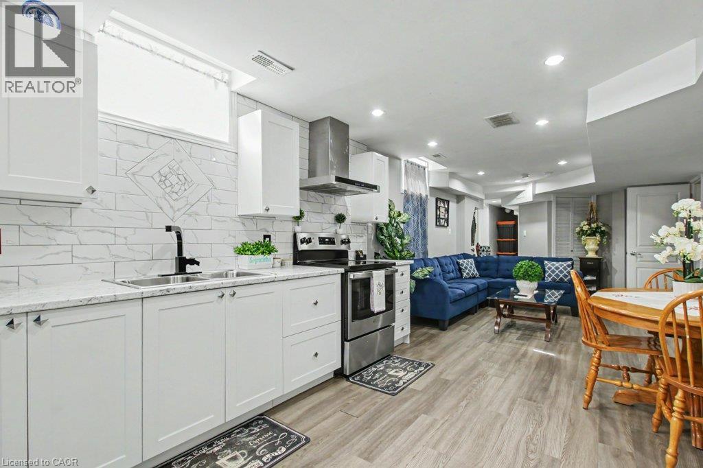 284 Normanhurst Avenue Property Photo 41