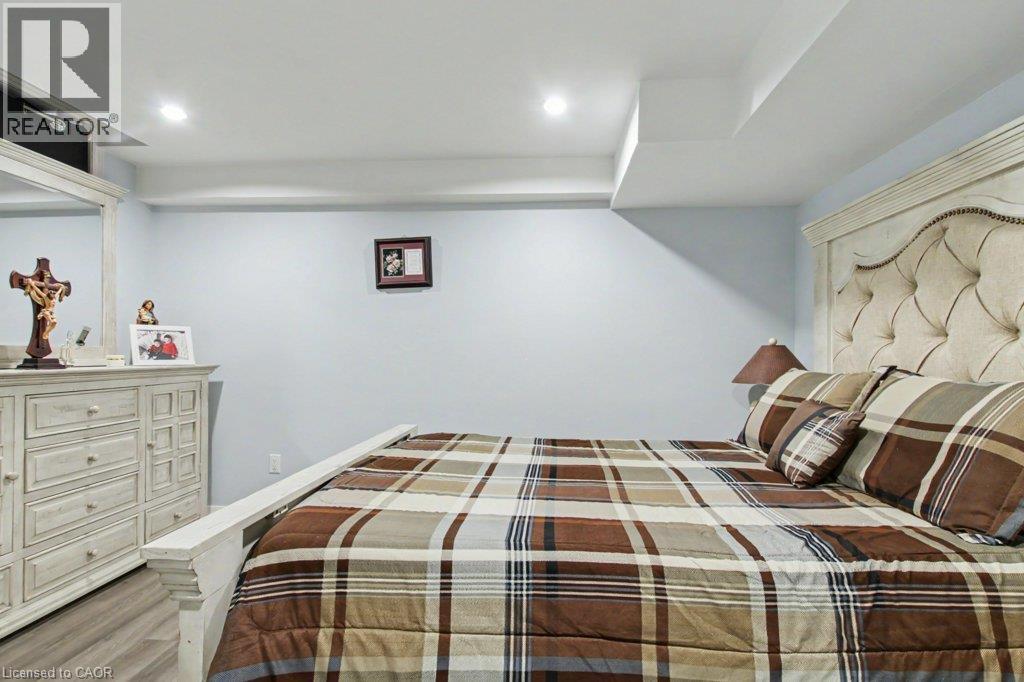 284 Normanhurst Avenue Property Photo 43
