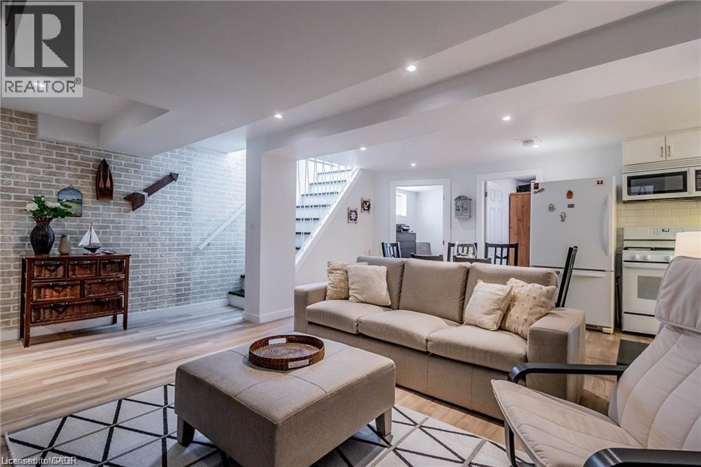 3774 Mathewson Avenue Unit# Bsmt(lower) Property Photo 5