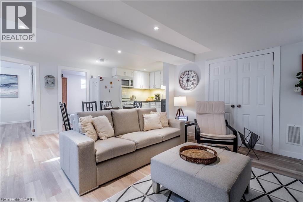 3774 Mathewson Avenue Unit# Bsmt(lower) Property Photo 6