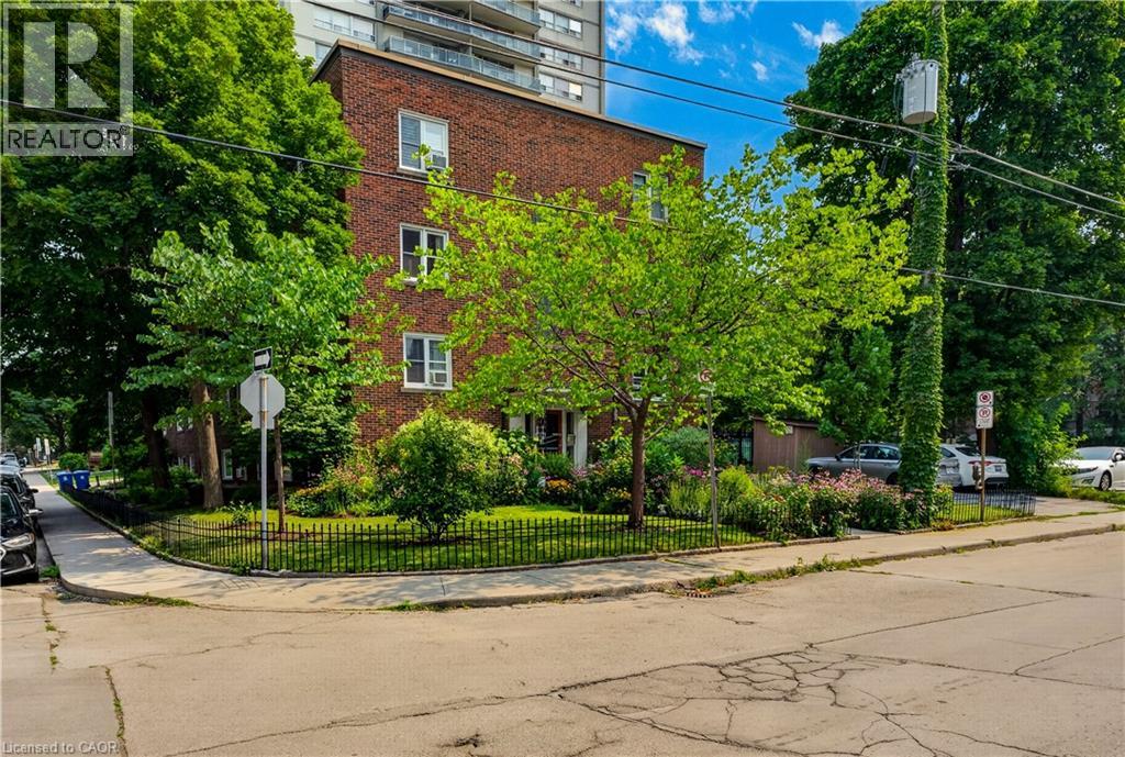 60 Robinson Street Unit# 104 Property Photo 4