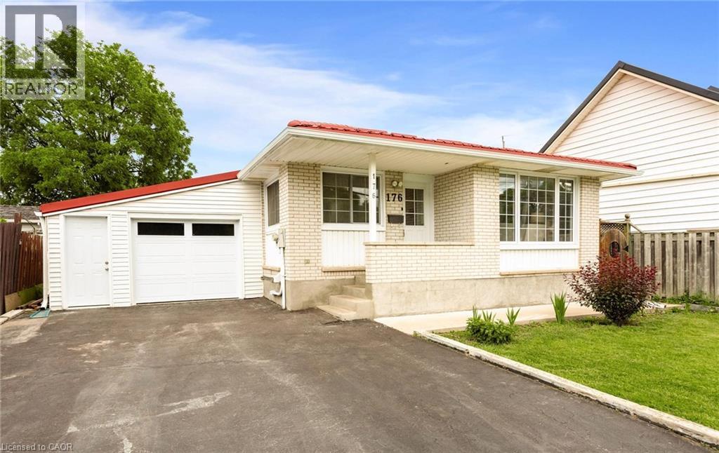 176 Samuelson Street Property Photo 4