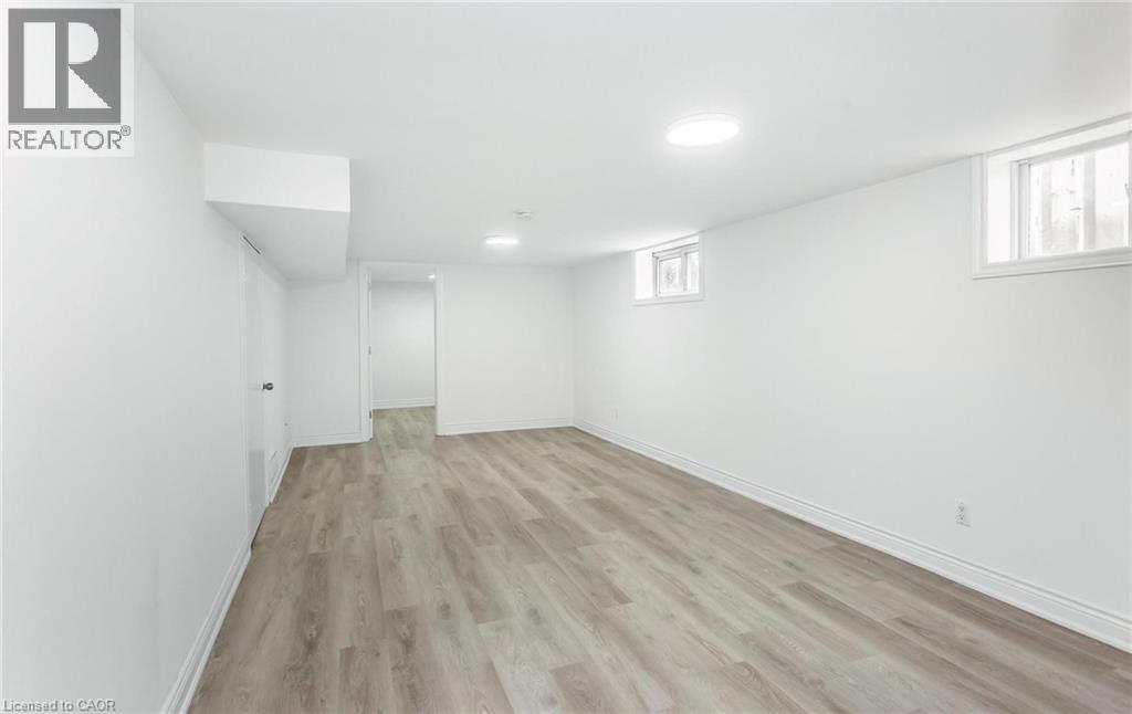 176 Samuelson Street Property Photo 32