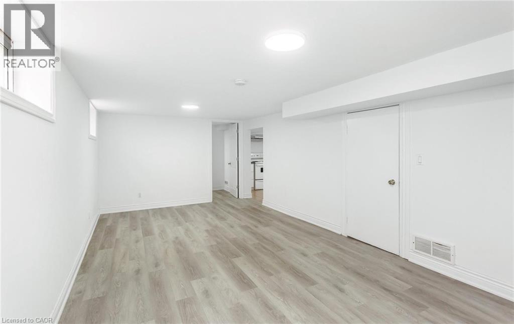 176 Samuelson Street Property Photo 33