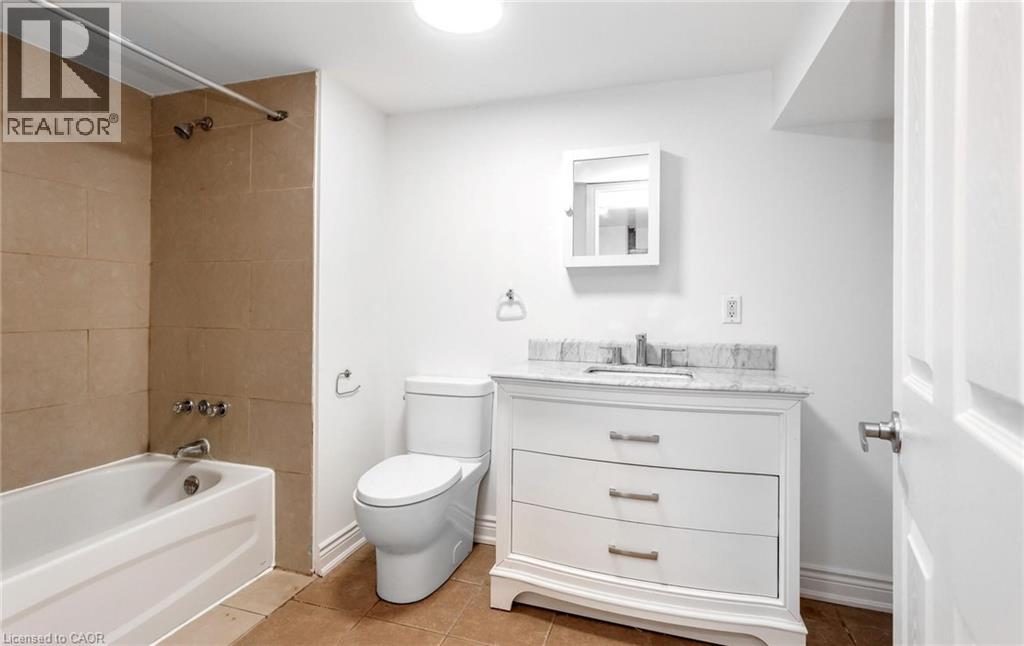 176 Samuelson Street Property Photo 39