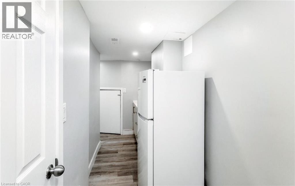 176 Samuelson Street Property Photo 41