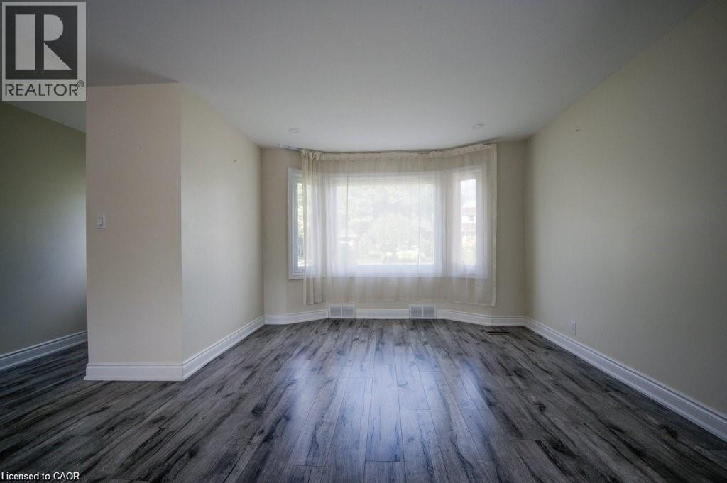 33 Sixth Avenue Unit# Upper Property Photo 6