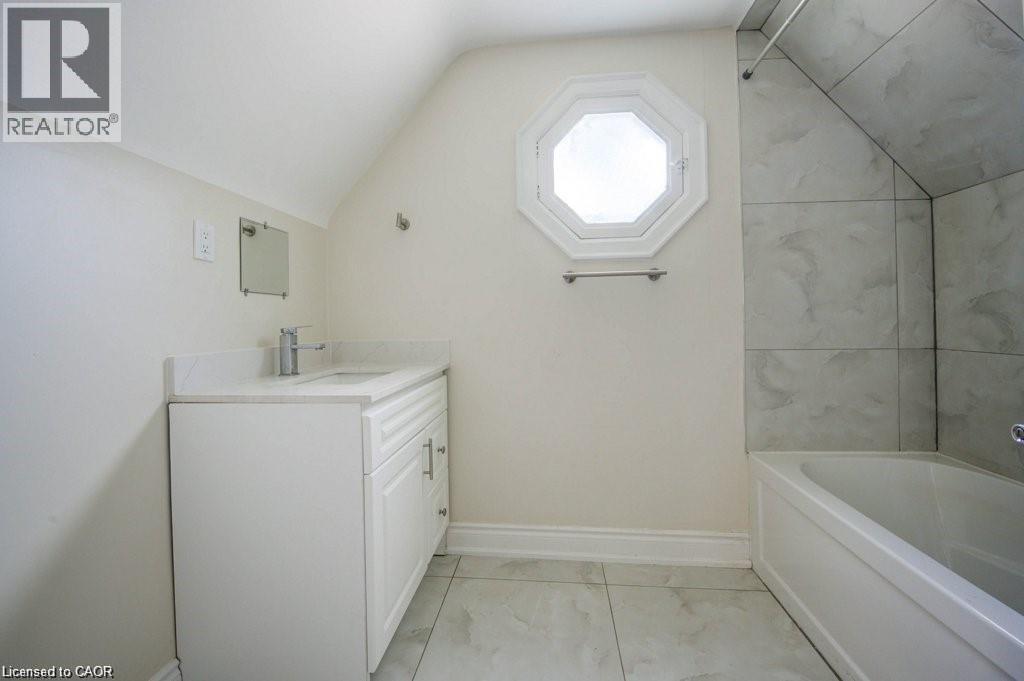 33 Sixth Avenue Unit# Upper Property Photo 10