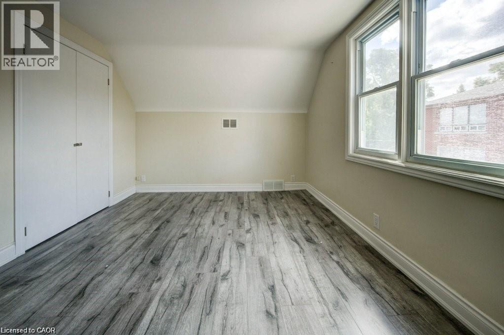33 Sixth Avenue Unit# Upper Property Photo 11