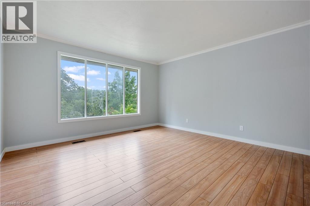 11 Glenda Street Property Photo 3