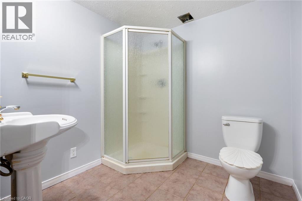 11 Glenda Street Property Photo 13