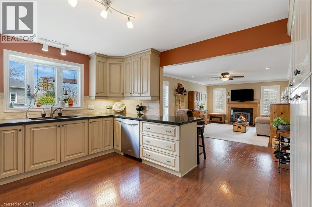 228 Glenariff Drive Property Photo 12