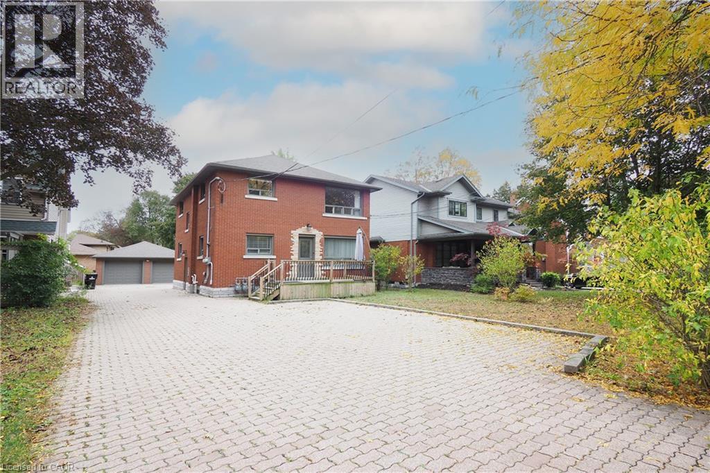 207 Sheldon Avenue N Property Photo 2