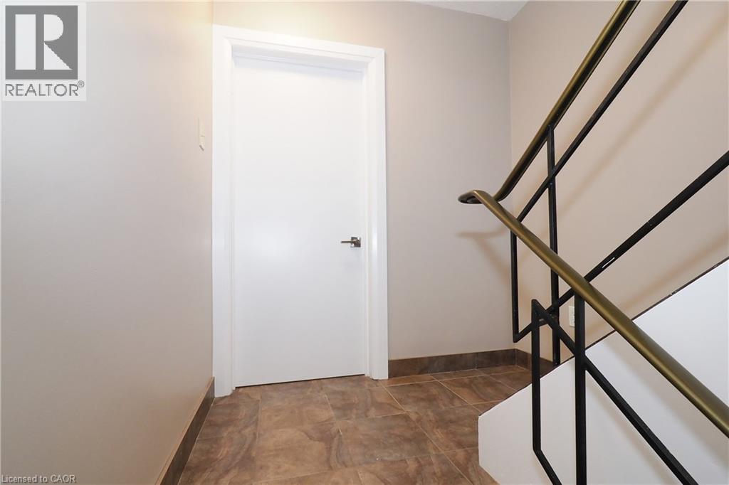 207 Sheldon Avenue N Property Photo 6