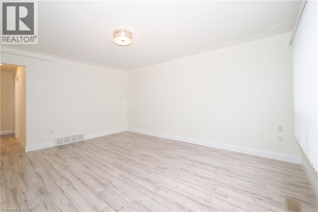 207 Sheldon Avenue N Property Photo 8