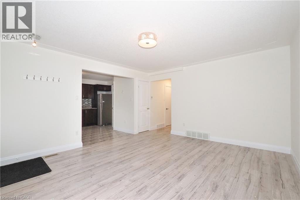207 Sheldon Avenue N Property Photo 9