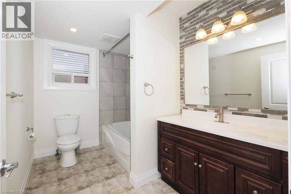 207 Sheldon Avenue N Property Photo 16
