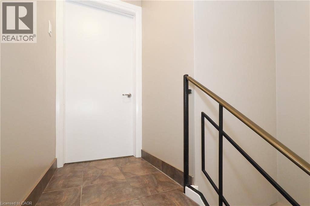 207 Sheldon Avenue N Property Photo 18