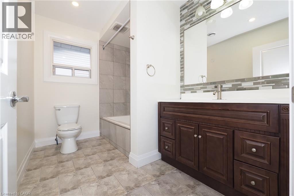 207 Sheldon Avenue N Property Photo 32