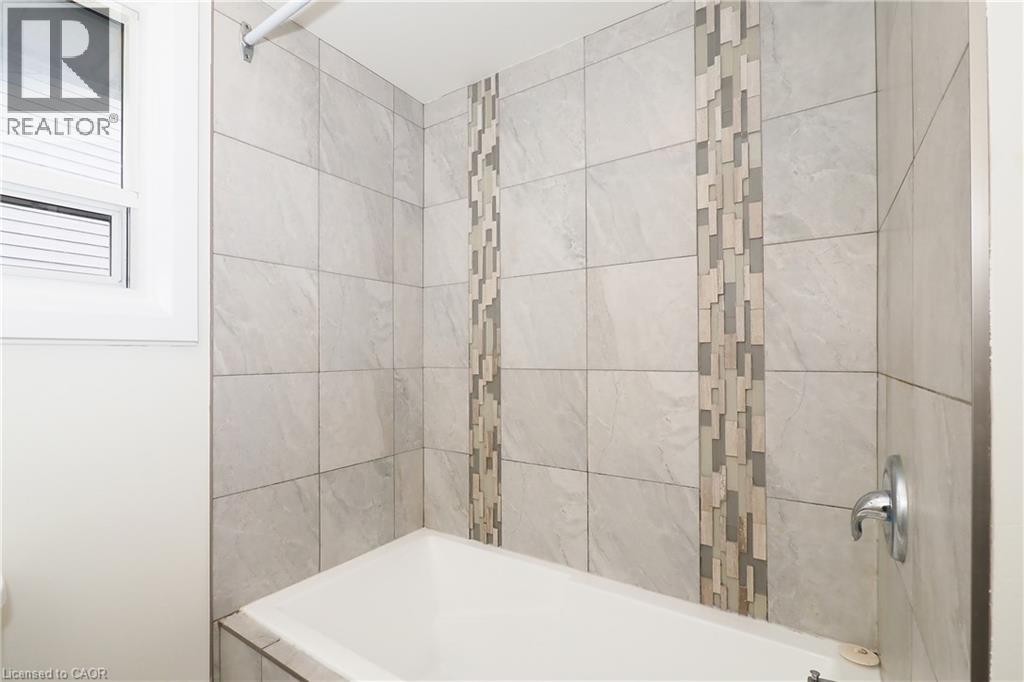 207 Sheldon Avenue N Property Photo 33