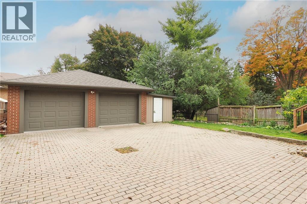 207 Sheldon Avenue N Property Photo 38