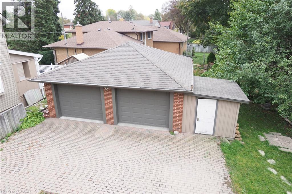 207 Sheldon Avenue N Property Photo 39