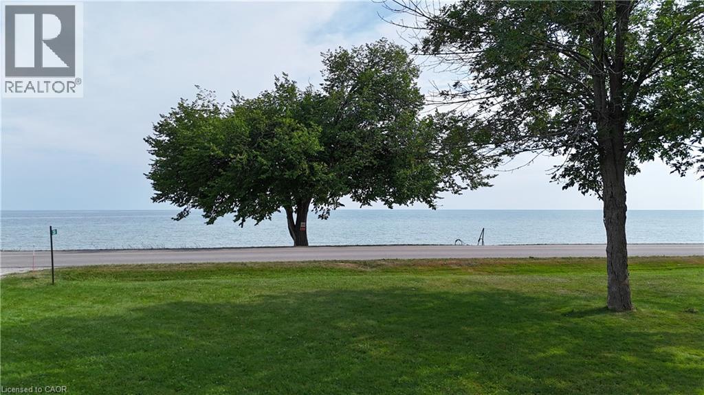39 Blue Water Parkway Property Photo 9