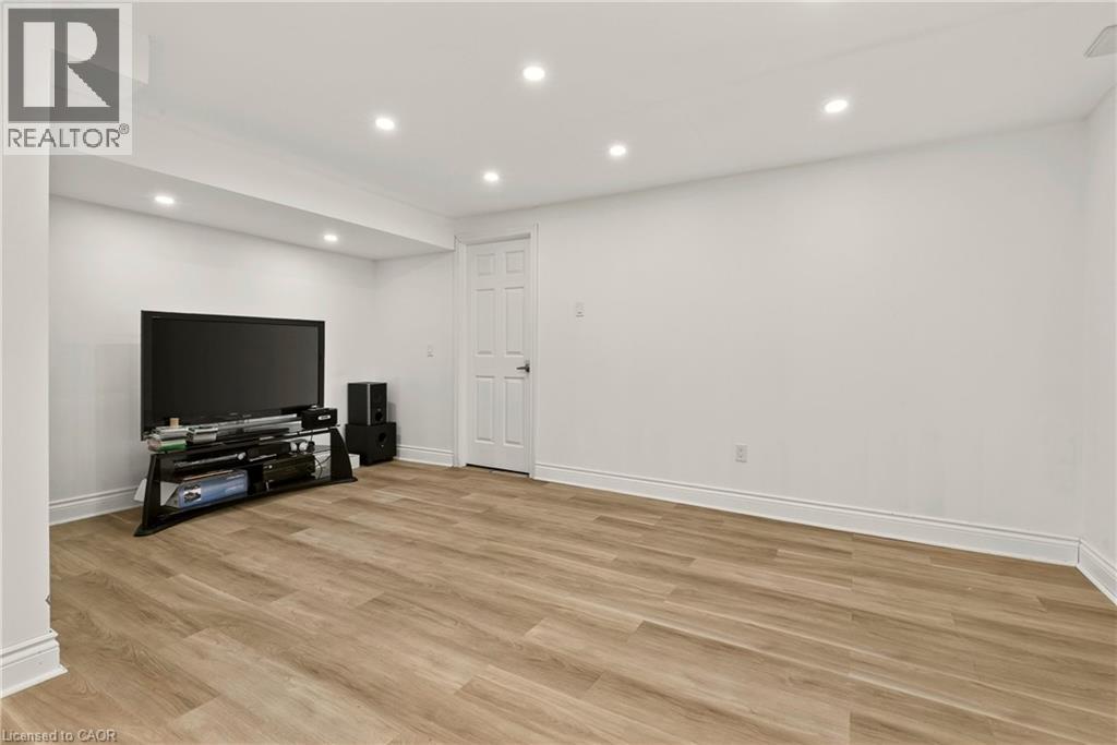 215 Burloak Drive Property Photo 34