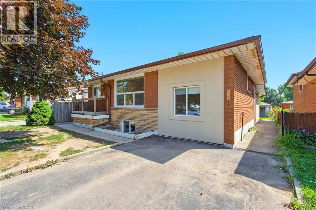 929 Upper Ottawa Street Property Photo 1