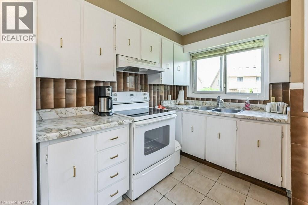 641 Limeridge Road E Property Photo 9