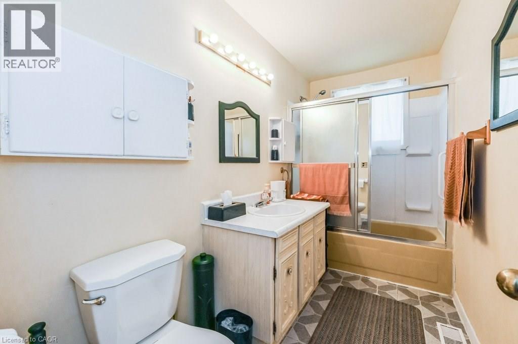 641 Limeridge Road E Property Photo 15