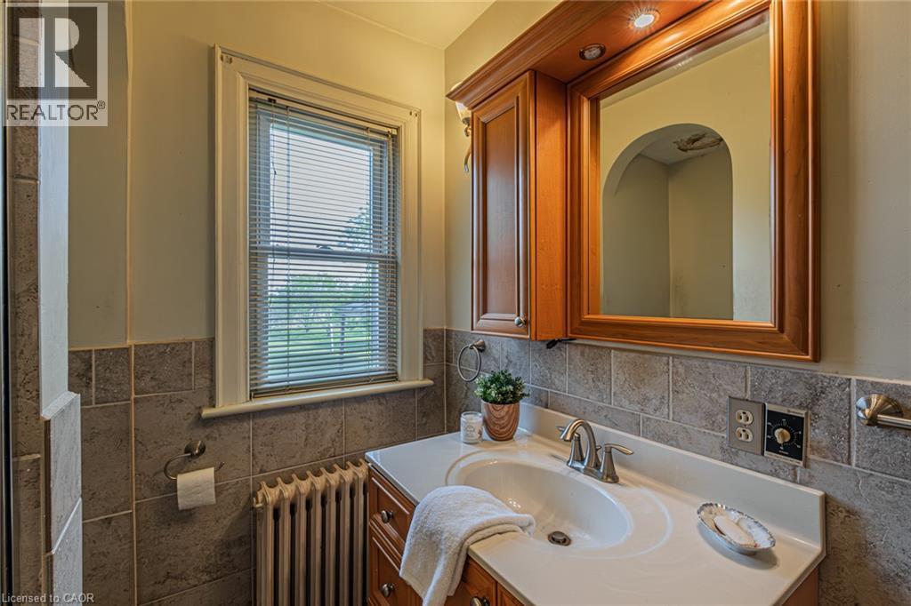 573 Highway 6 Property Photo 16