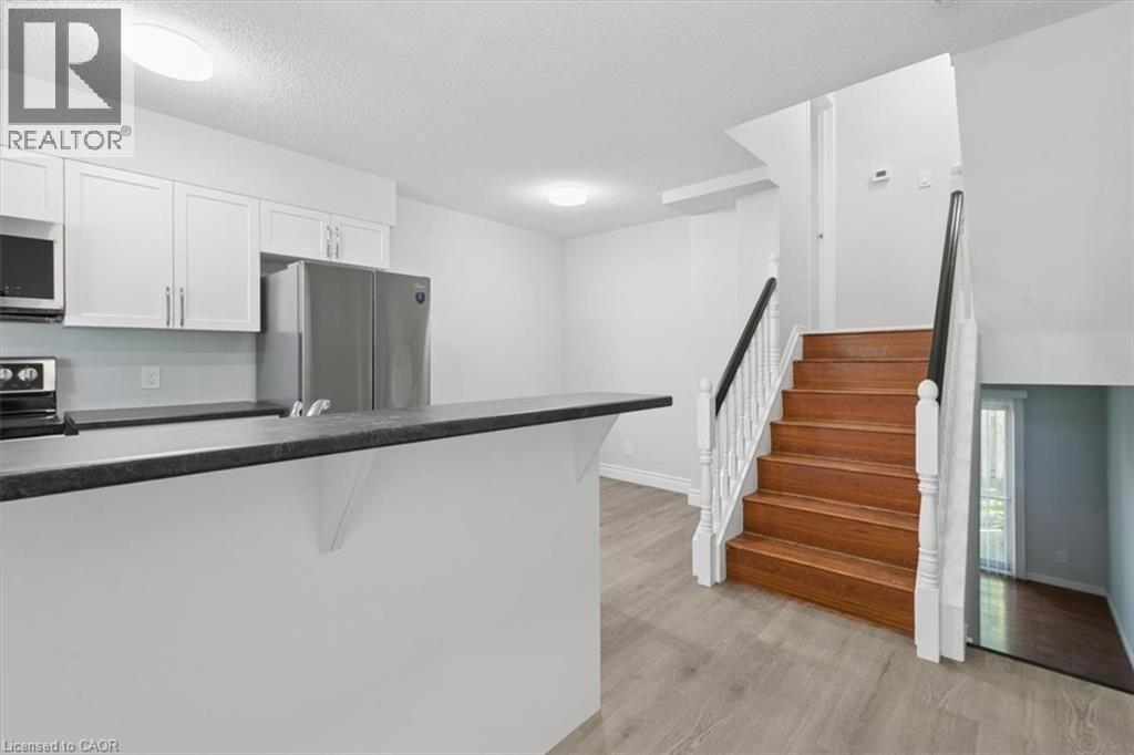211 Veronica Drive Unit# 8 Property Photo 4