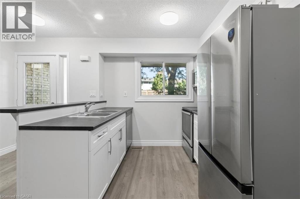 211 Veronica Drive Unit# 8 Property Photo 8