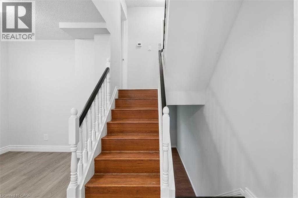 211 Veronica Drive Unit# 8 Property Photo 10
