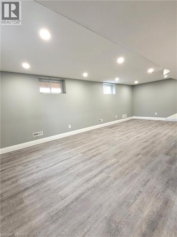 76 Glenview Avenue Unit# Lower Property Photo 4