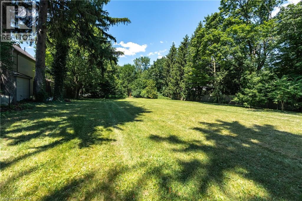 2288 Chancery Lane W Property Photo 10