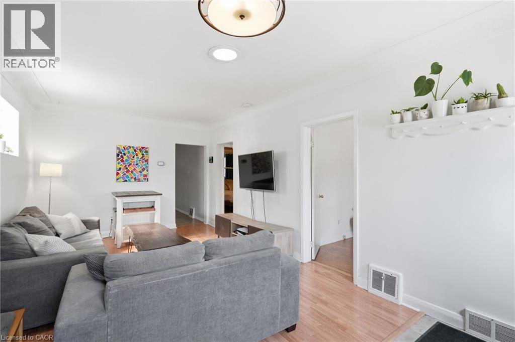 58 Edinburgh Avenue Property Photo 12