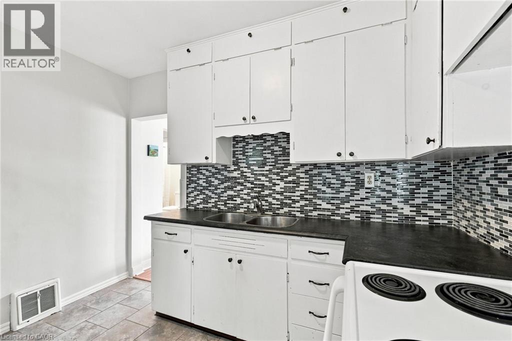 58 Edinburgh Avenue Property Photo 21