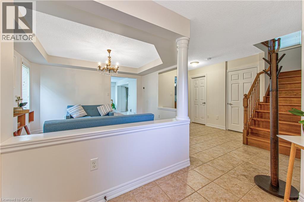 270 Springvalley Crescent Property Photo 5