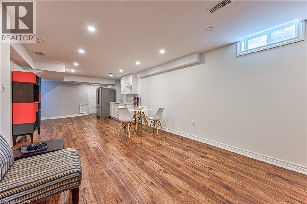 270 Springvalley Crescent Property Photo 38