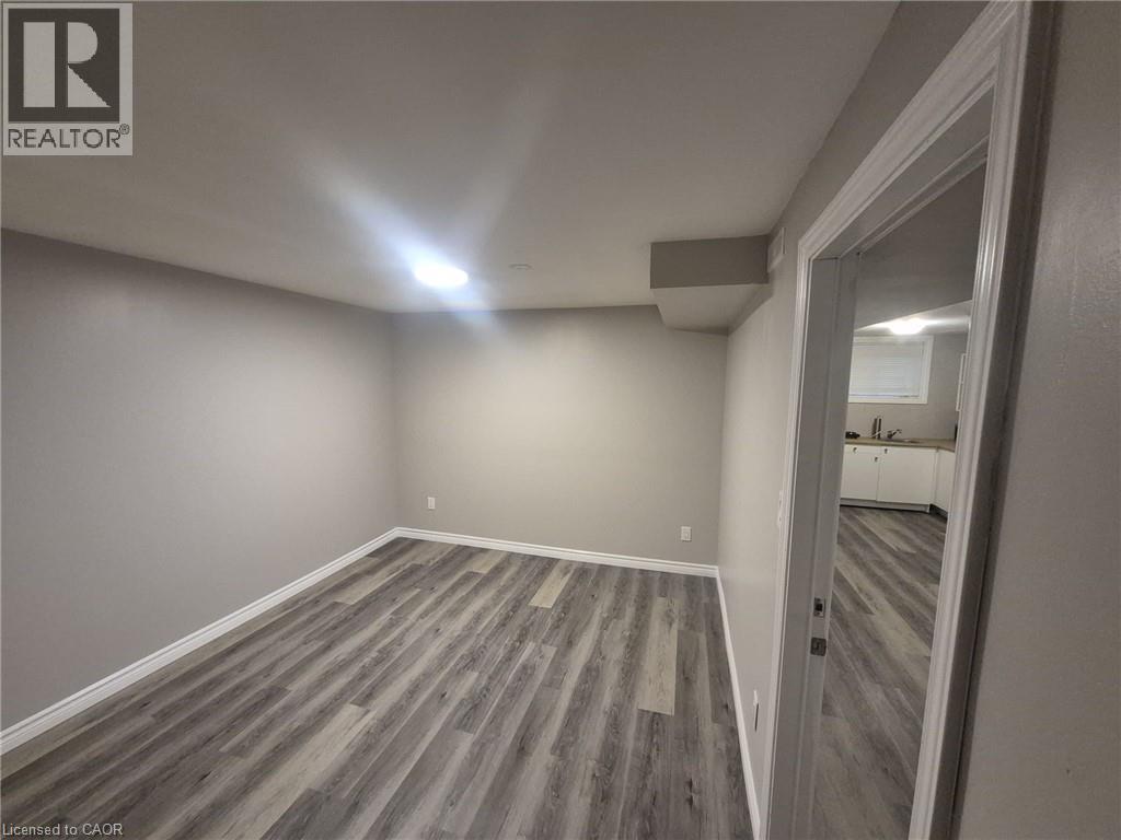 72 Ingleside Drive Unit# Lower Property Photo 8